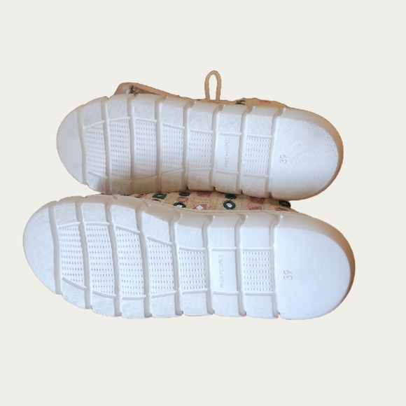 Free People Women Catch Me If You Can Crochet Mirror Fashion Sneakers EU 39 EUC - Picture 7 of 8